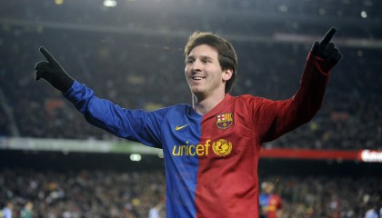 开云体育登录-德里赫特完成自我救赎，拜仁连续得分压制皇马，钢铁防线的意志胜利