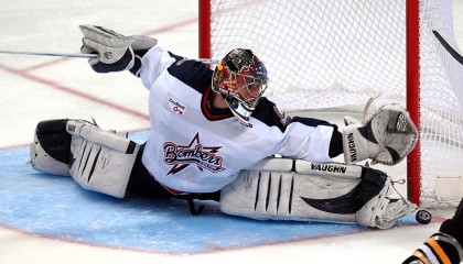 开云体育下载-字母哥沉默的咆哮，雄鹿用钢铁洪流浇灭绿军反扑火焰