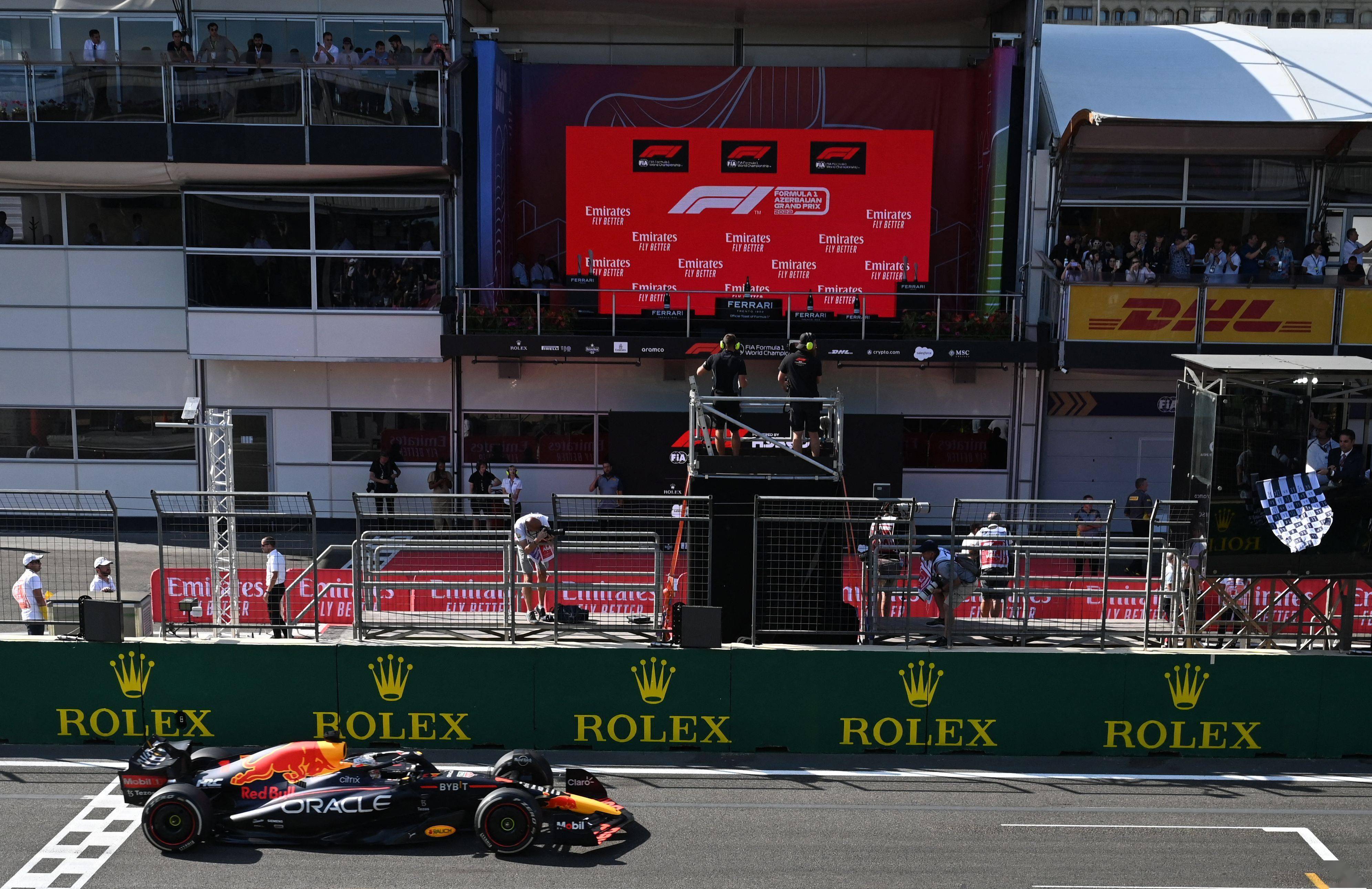 哈斯车队绝杀梅赛德斯,佩雷兹高光表现 哈斯车队绝杀梅赛德斯,佩雷兹高光表现