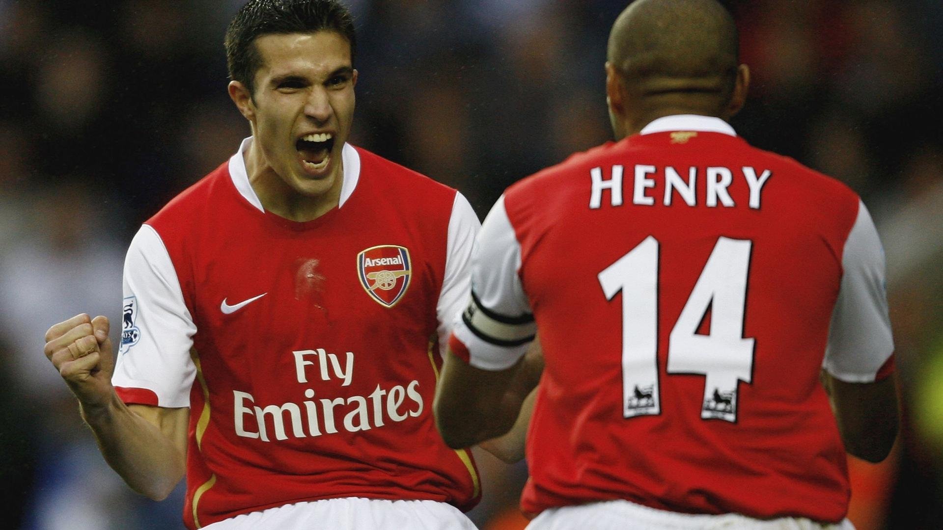 当亚平宁的硝烟遇见南半球的奇迹，足球史诗在平行时空的交响